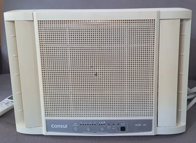 Ar condicionado de janela c/ controle remoto