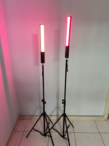 Kit 2 led de iluminação + softbox de iluminação + 3 tripés 