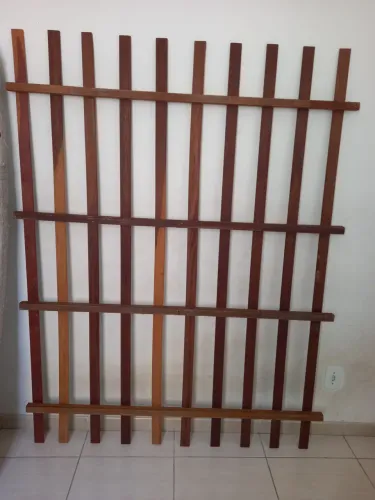 Estrado de madeira - cama casal