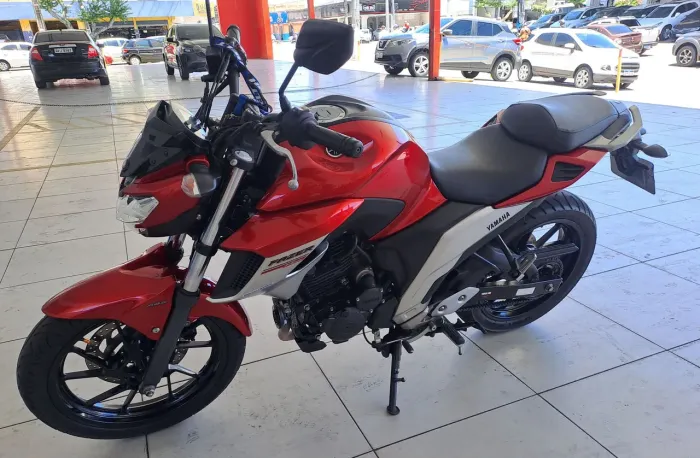 Fazer 250 com ABS