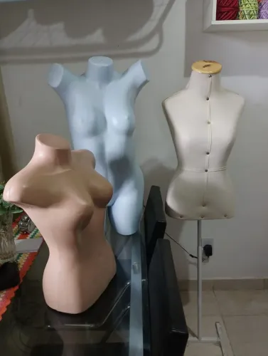 Veja PROMOÇÃO DE MANEQUINS Usados Estado de Novos - Motivo VIAGEM