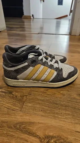 Tênis Adidas Unissex Cinza