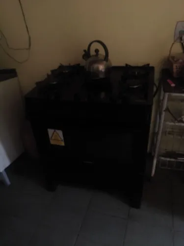 Vendo fogão com tampa de vidro pouco tempo de uso