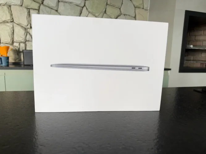 MacBook M1, 08/256, silver, garantia até 19/08/2027
