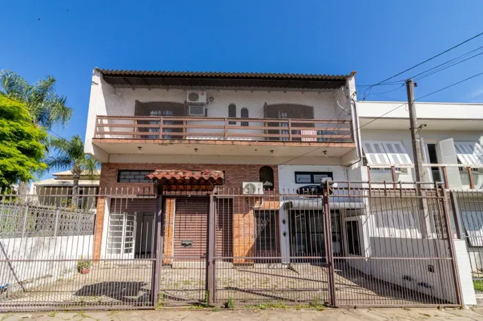 Apartamento para venda tem 217 metros quadrados com 3 quartos