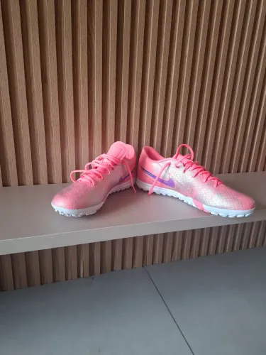 Chuteira Nike novo nunca usada modelo vini jr