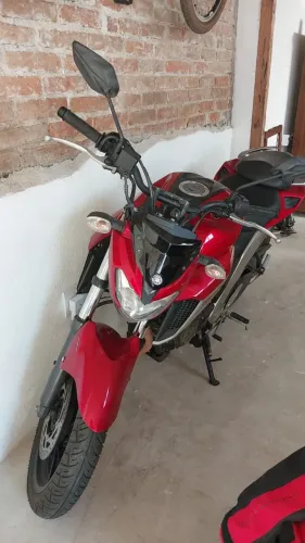 Yamaha FZ25 2020 com apenas 23915km. Segundo dono