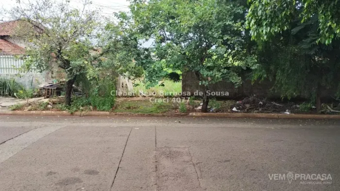 Vendo terreno medindo 480 m²