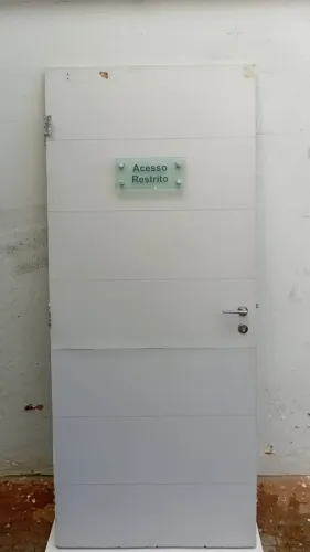 porta em madeira 210 x0,90 formicada e com fechadura la fonte sem chave