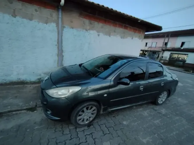 Peugeot 207 Sedan Passion XS 1.6 Flex 16V 4P 2010