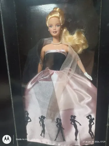 Barbie Collector - Timeless Silhouette Ano 2000 na Caixa Mattel