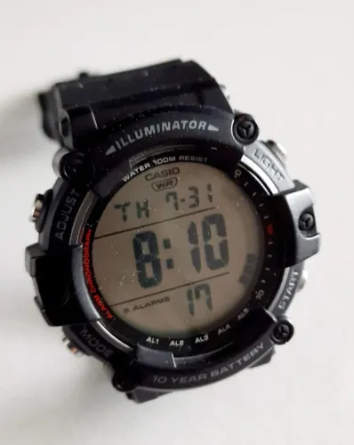 Relógio Casio Ae-1500 novíssimo, a prova de água 100m e bateria de 10 anos. Leve e resiste