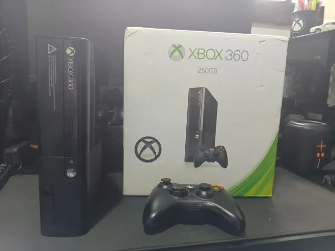 Xbox 360 Super Slim Muito Conservado - Oportunidade!