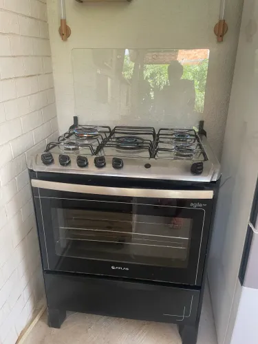 Fogão elétrico 6 bocas e forno amplo