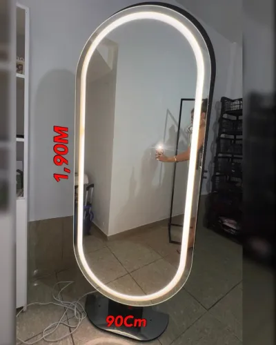 ESPELHO GIGANTE LED PRETO COM BASE DE APOIO 1,90 x 90 (Possui 2 Cores,Tomadas Extras)
