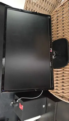 Monitor LG 23" IPS Full HD (HDMI) - Estado de Novo / Excelente Imagem