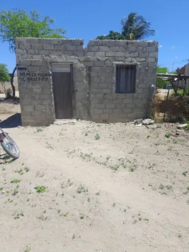 Vendo terreno com um cômodo construído