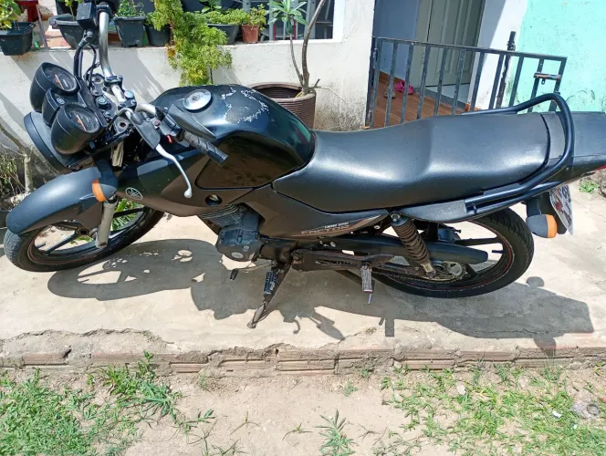 Vendo-se uma Moto