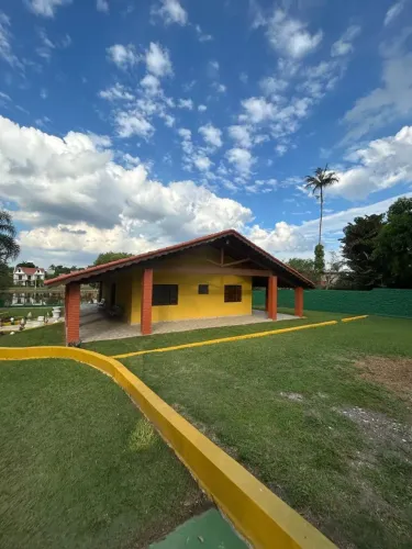 Linda chácara para venda ou locação no condomínio Terras de Santa Rosa na cidade de Salto 