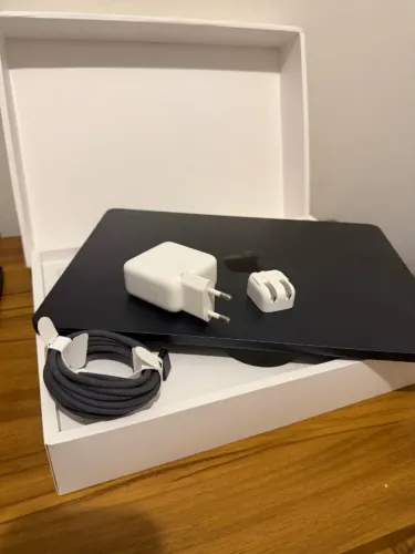 MACBOOK M2 8GB 256GB