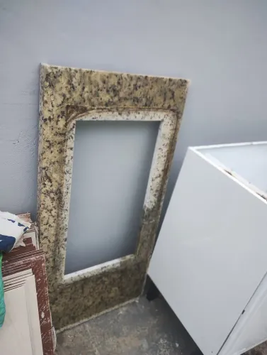 Acabamento em granito para fogão, troco por monitor.