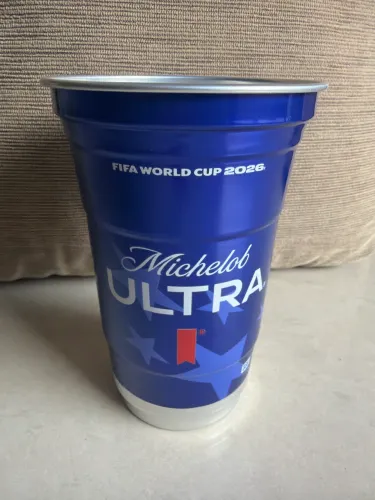 Copo alumínio estádio Copa FIFA 2026 Michelob