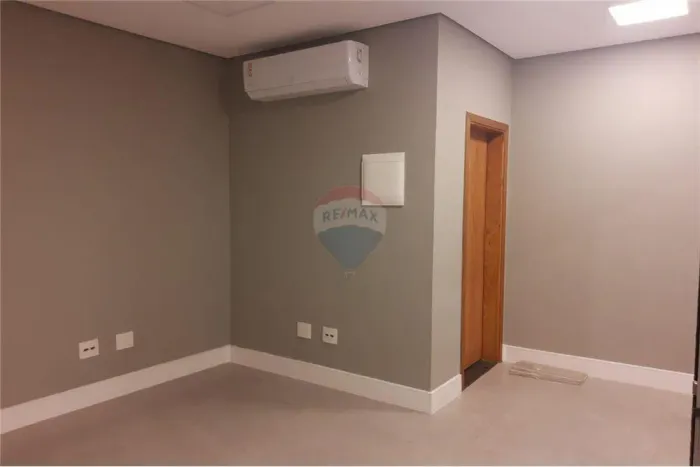 Sala para locação no centro de Vinhedo