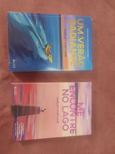 Kit 2 livros Carley Fortune novos ? Um Verão Radiante + Mesmo Entre Nós