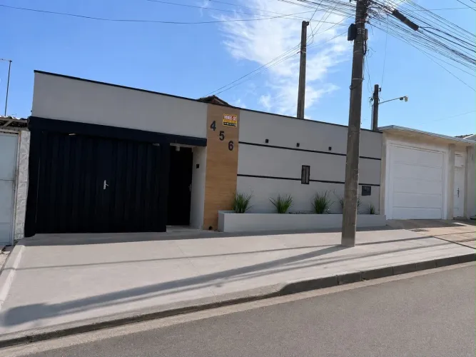 Vendo ou troco imperdível duas casas no centro de Estiva Gerbi imperdível