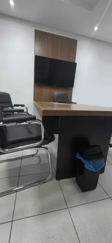 Mesa de reunião escrivaninha com painel de TV - NOVA E COM NF