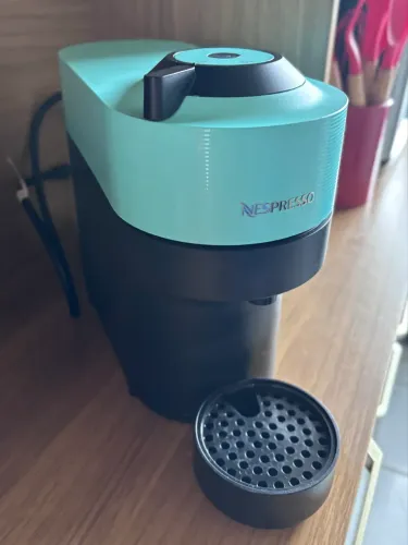 Cafeteira Nespresso com cápsulas 