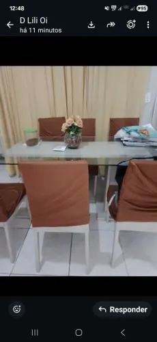 Mesa de vidro com 6 cadeiras