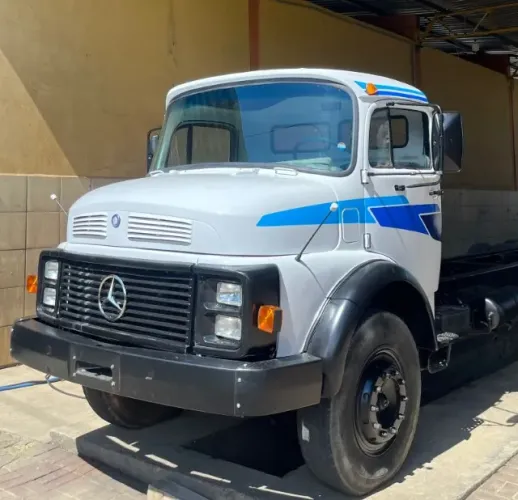 Mercedes Benz 1518