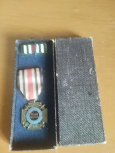 Vendo medalha ? PM do estado de São Paulo