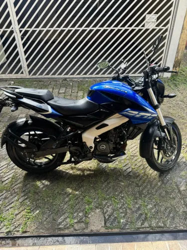 Bajaj Dominar 200 2023