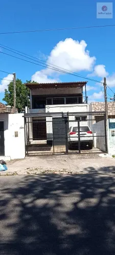 VENDO ÓTIMA CASA COM 3 QUARTOS NO BAIRRO DE CAMPO GRANDE / RECIFE