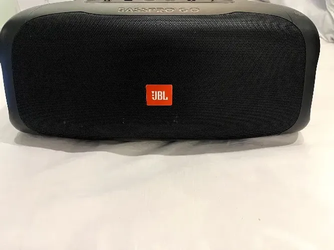 Caixa de Som JBL BassPro Go Original - (Subwoofer e Portátil)