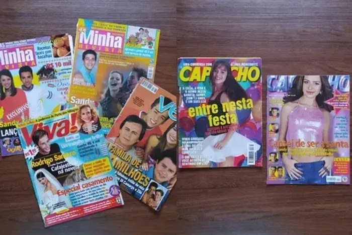 Pasta de revistas Sandy e Junior