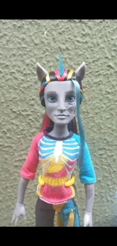 Boneco Monster high Freaky Fusion Neighthan Rot