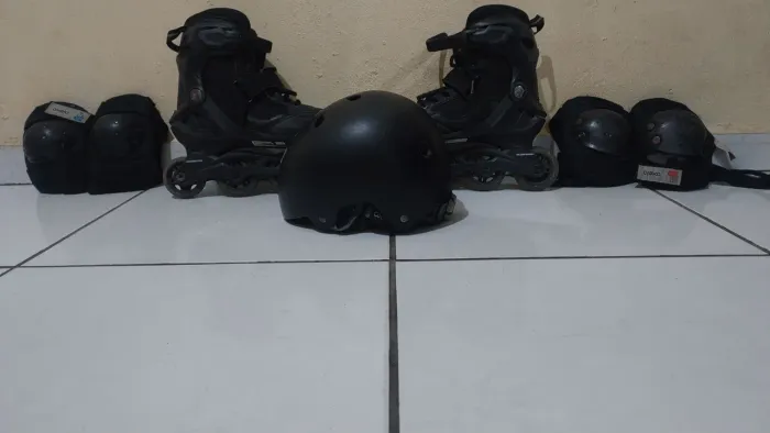 Patins com acessórios de segurança
