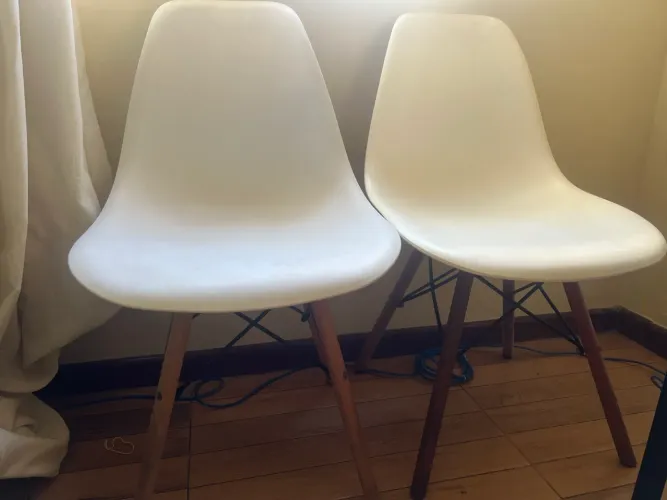 Vendos duas cadeiras juntas por 100 reais