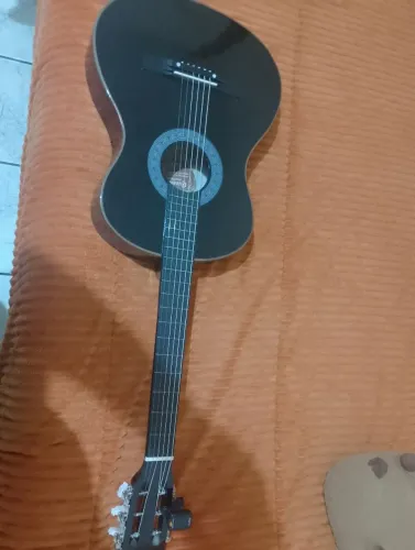 Violão Queens, afinador e cordas extras!
