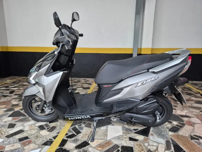 Moto Honda Elite