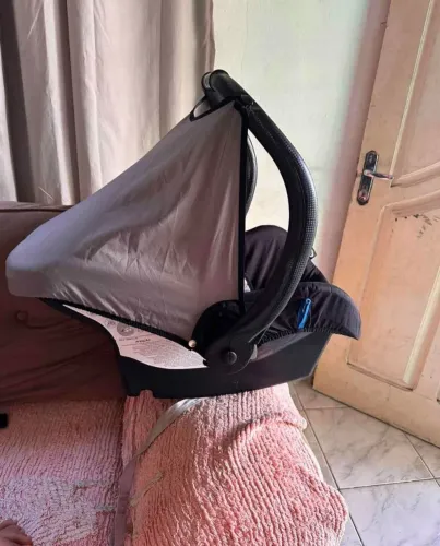 Vendo bebê conforto 