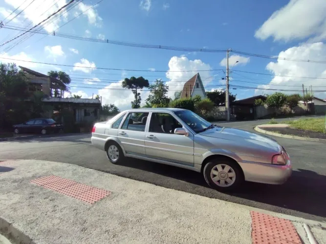 Volkswagen Santana 2.0 MI 2P E 4P 2001