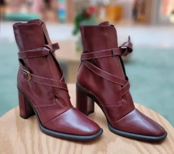 Bota em couro Promoção