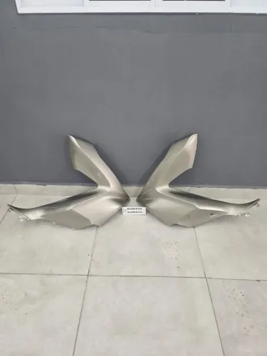 Par Carenagem Lateral Do Farol Honda Pcx 150 2019 A 2022 Prata - NOVO ORIGINAL
