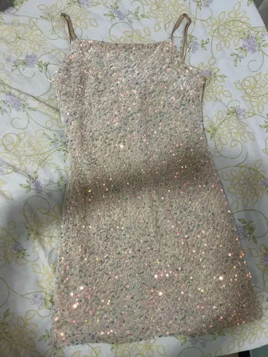 vestido em veludo com paetê furta-cor