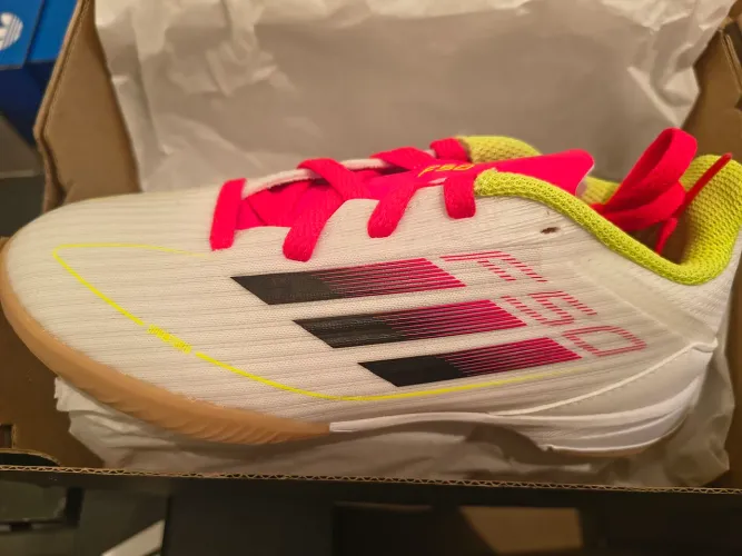 Chuteira Adidas infantil F50 ORIGINAL e NOVO