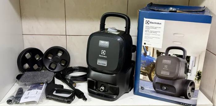 Lava Jato Electrolux Ultra Wash UWS 2200 PSI - Novo, sem uso
